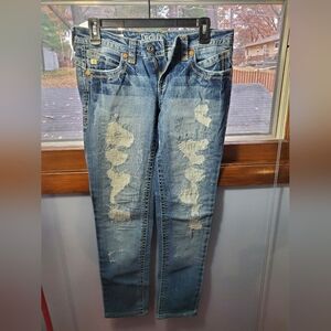 Size 9 Decree distressed skinny jeans